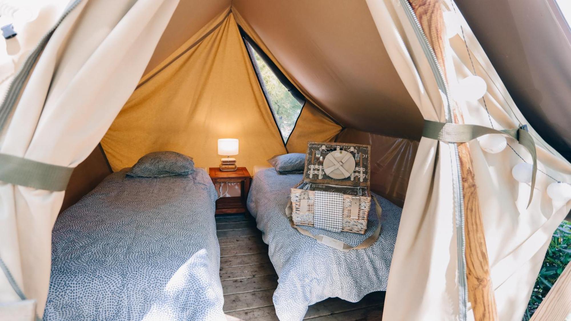 Camping La Pree Les Portes-en-Re Екстериор снимка